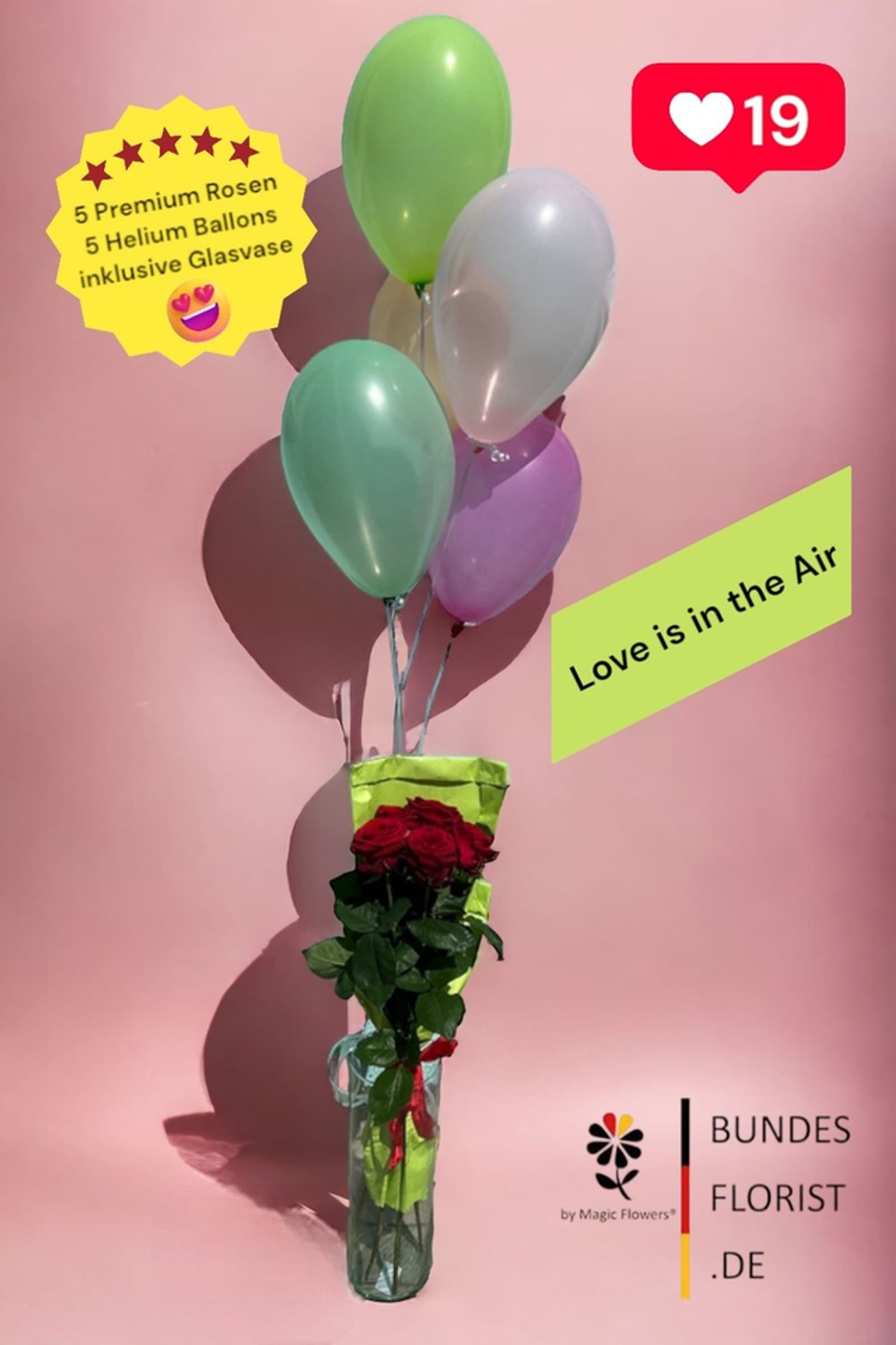 Rote Premium Rosen mit Helium-Ballons